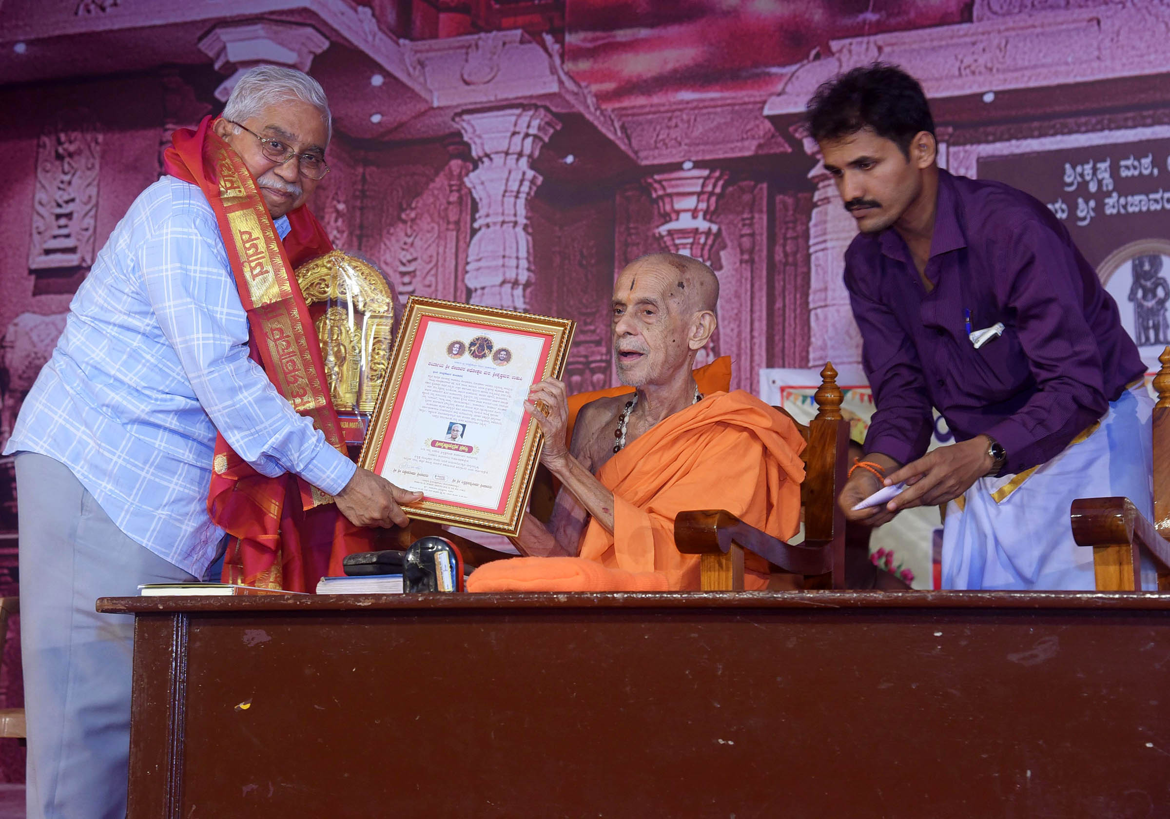 ಕಲೆಗಳಿಂದ ಮಾತ್ರ ಭಾರತೀಯರಾಗಿ ಉಳಿಯಲು ಸಾಧ್ಯ: ಡಾ.ಕಂಬಾರ